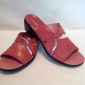 Clarks leather melon color wedge heel sandal LNC